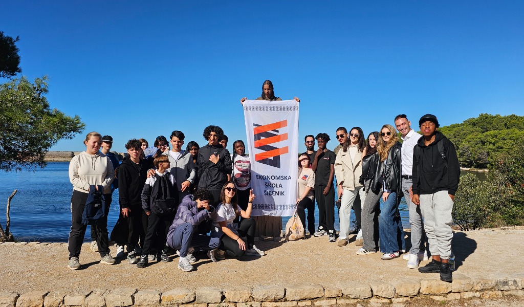 Junior ambasadori EPAS programa i mladi iz Francuske u posjetu Centru Sv. Nikola